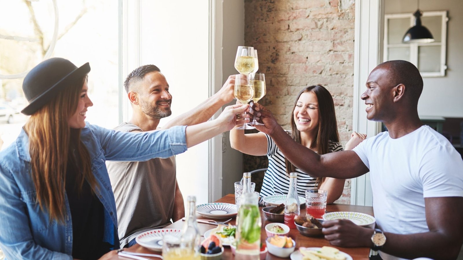 Leia mais sobre o artigo Vai dar uma festa? Que tal aromatizar o ambiente e encantar seus convidados?