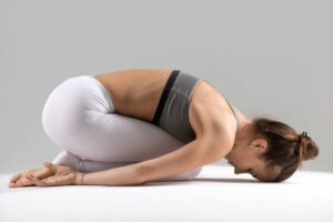 Leia mais sobre o artigo Os Principais Benefícios do Yoga para o Sono e a Qualidade de Vida