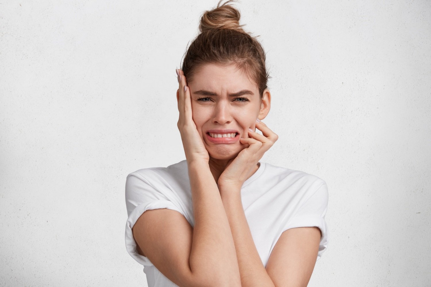 Leia mais sobre o artigo Dor de Dente Latejante: O Que Fazer e Quando Procurar um Dentista